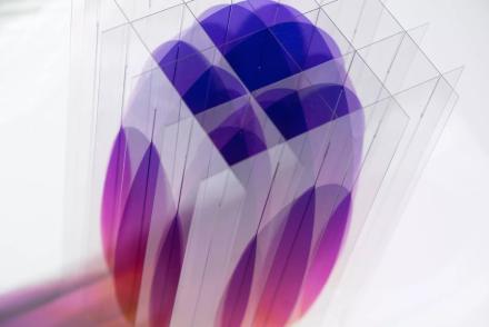Go Segawa, Oval violet & yellow, 2020, UV Druck auf Polycarbonat, Lack, Ed. 6, 35,2 x 16,9 x 16,9 cm, Aufsicht