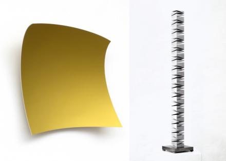 Heiner Thiel, WVZ 695, eloxiertes Aluminium, 75 x 75 x 21 cm, und Martin Willing, Massivstab, Keilschnitte vierseitig, Duraluminium, Edelstahlplatte, Höhe 60 cm