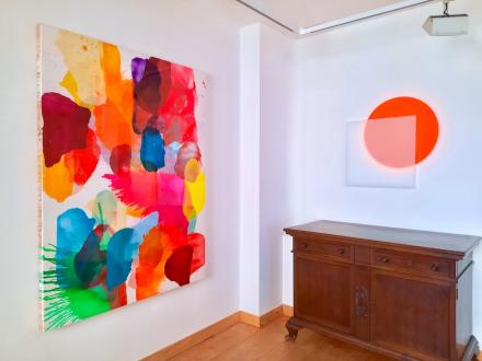 Jürgen Jansen, all this useless beauty, 2021, Öl und Harze auf Holz, 170 x 125 cm, Ausstellungsansicht