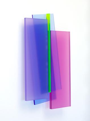 Monika Falke, green line, 2025, Acrylglas, 31 x 18 x 5 cm