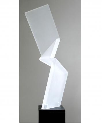 Robert Krainhöfner, Faltung 3-fach, 2020, Acrylglas, Höhe 125 cm