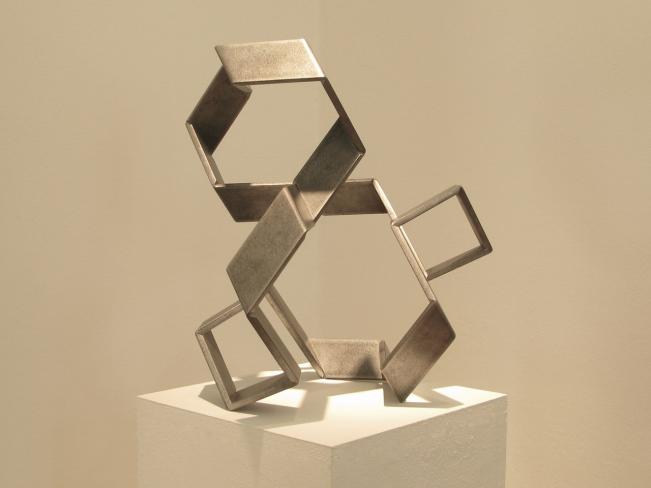 Robert Krainhöfner, Stahlband 24-fach gefaltet, 2014, Stahl, 40 x 35 x 42 cm