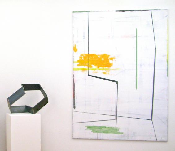 Robert Krainhöfner, Stahlband 8fach gefaltet, 2013, 45 x 50 x 45 cm, Ausstellungsansicht mit Rudy Lanjouw