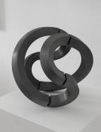 Robert Krainhöfner, Vierkantkugel, 2015, Stahl, ∅ 22 cm, Aufstellvariante