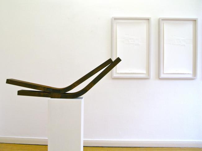 Thomas Röthel, Bezug, 2014, Stahl, 41 x 116 x 15 cm