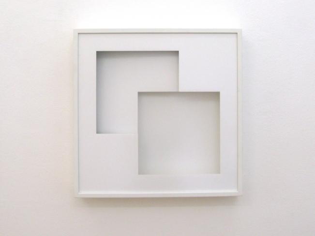 Tom Mosley, Schattenkasten 2-VI-2006, 2006, Holz . Karton . Glas, 53 x 53 x 9 cm